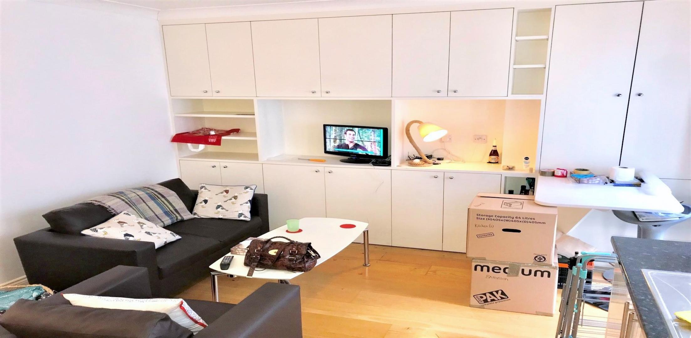 			2 Bedroom, 1 bath, 1 reception House			 Parliament Hill, HAMPSTEAD HEATH