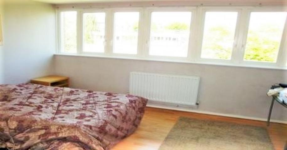 			HEATING and HOT WATER INCLUDED, 1 Bedroom, 1 bath, 1 reception Flat			 Kingsgate Road, WEST HAMPSTEAD