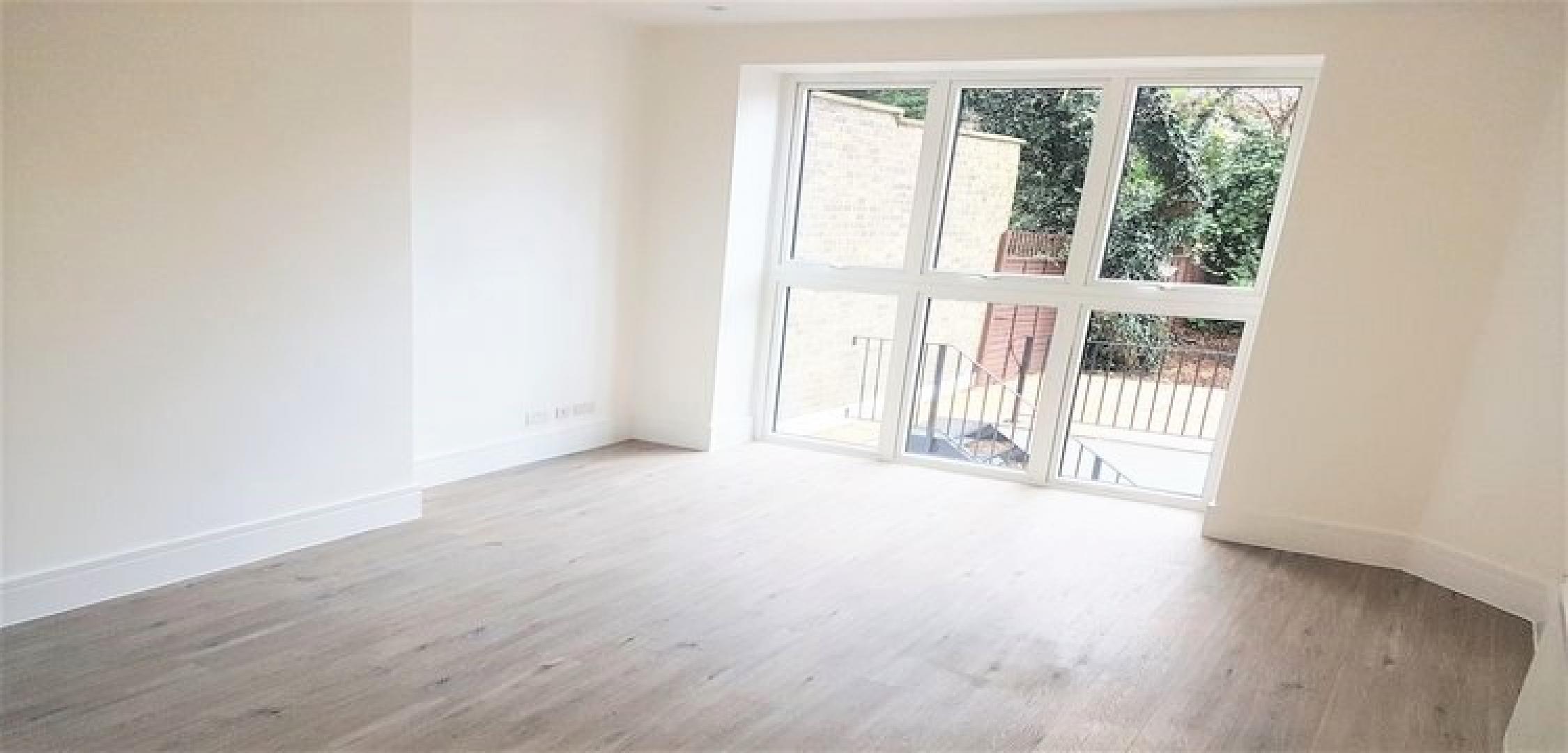 			UNDER OFFER , 1 Bedroom, 1 bath, 1 reception Apartment			 Glenloch Road , BELSIZE PARK