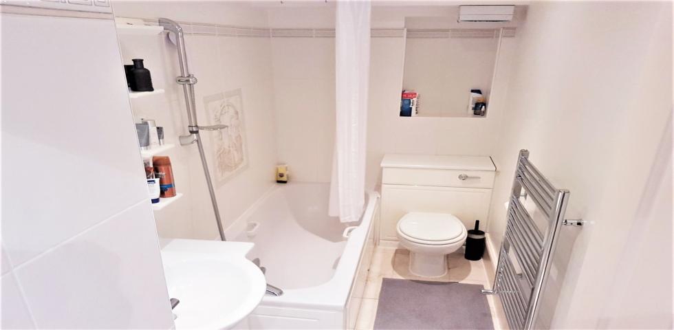 			NEW INSTRUCTION, 1 Bedroom, 1 bath, 1 reception Flat			 Broadhurst Gardens, WEST HAMPSTEAD