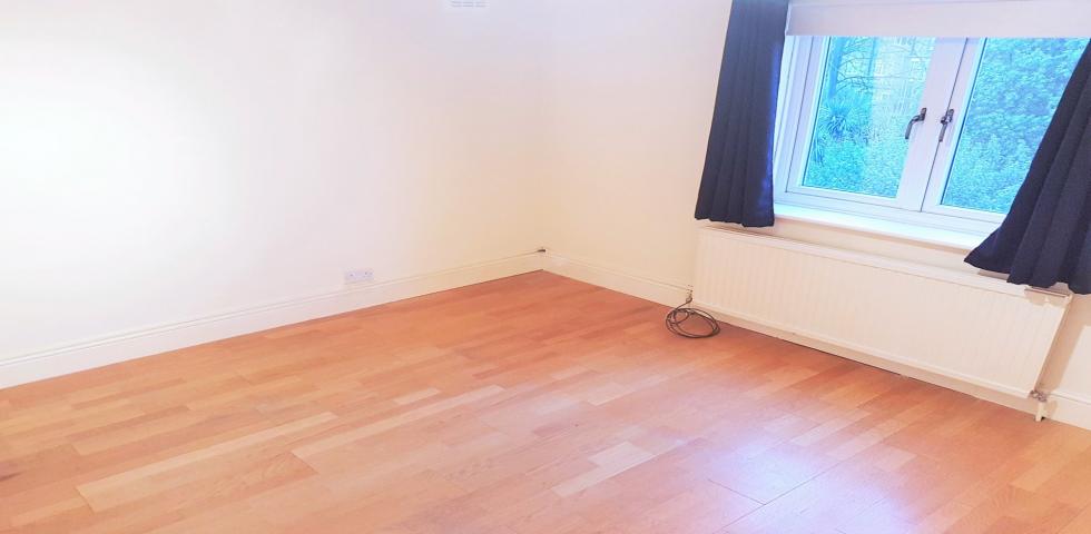 			NEW INSTRUCTION, 2 Bedroom, 1 bath, 1 reception Flat			 Victoria Road, QUEENS PARK / KILBURN
