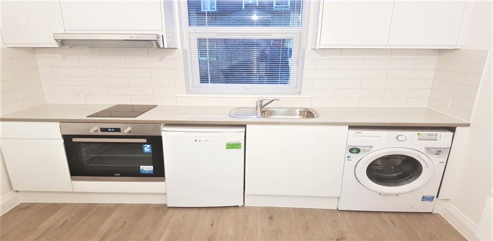 			GAS, WATER and ELECTRICITY INCLUDED, Studio Apartment, 1 bath, 1 reception Apartment			 Roderick Road, HAMPSTEAD / BELSIZE PARK