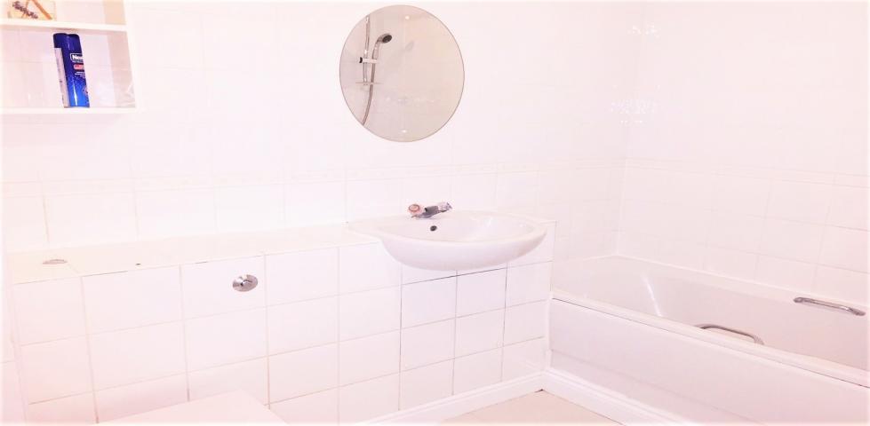 			UNDER OFFER , 2 Bedroom, 1 bath, 1 reception Flat			 Windmill Drive, CRICKLEWOOD