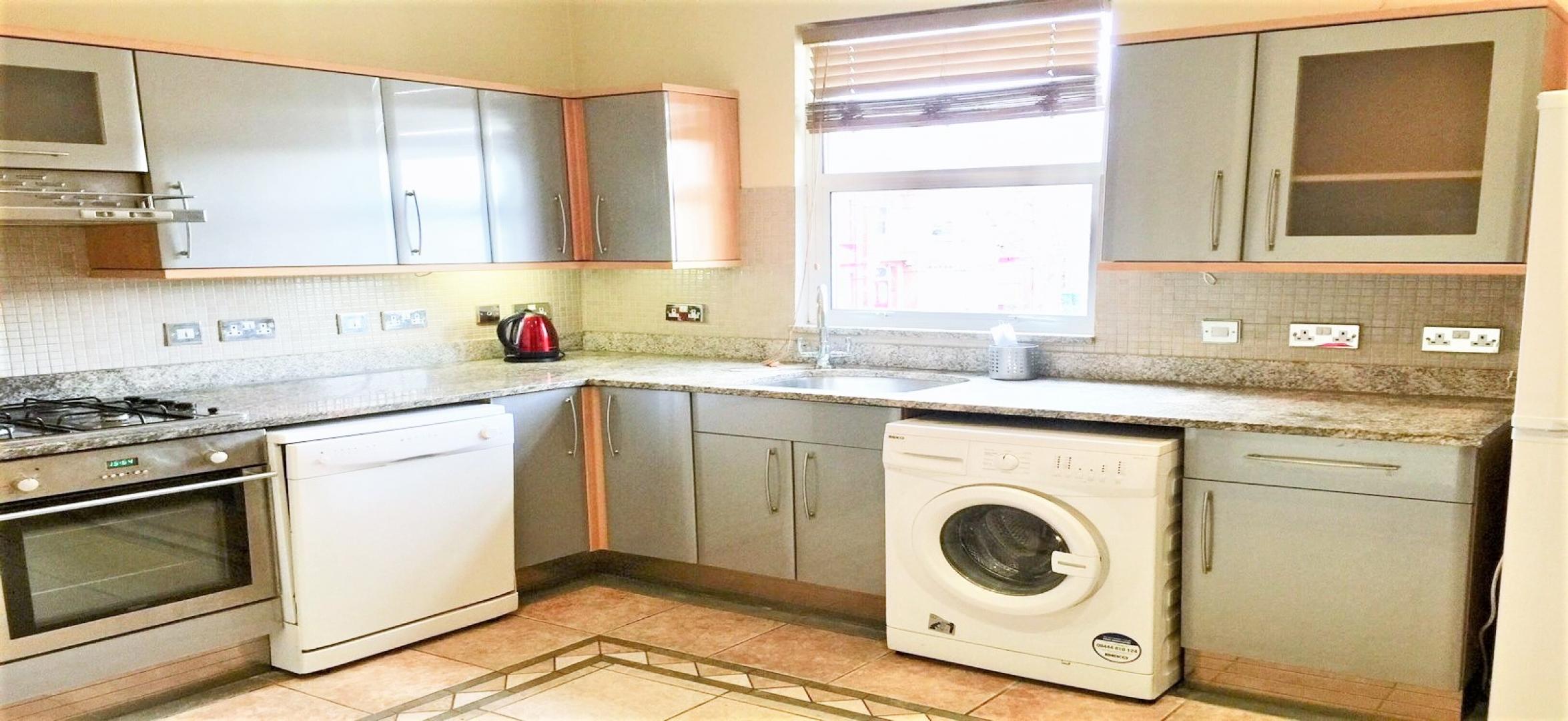 			NO TENANTS ADMINISTRATION FEES , 3 Bedroom, 1 bath, 1 reception Flat			 Richborough Road, KILBURN