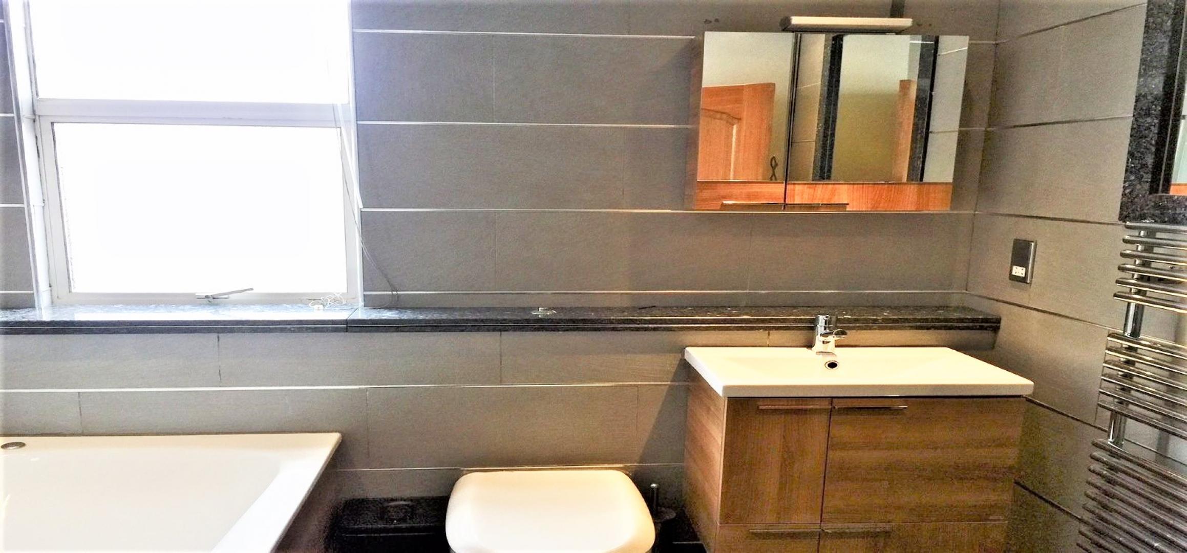 			NO TENANTS ADMINISTRATION FEES , 3 Bedroom, 1 bath, 1 reception Flat			 Richborough Road, KILBURN