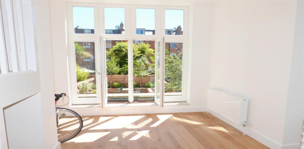 			2 Bedroom, 1 bath, 1 reception Flat			 Broadhurst Gardens, WEST HAMPSTEAD