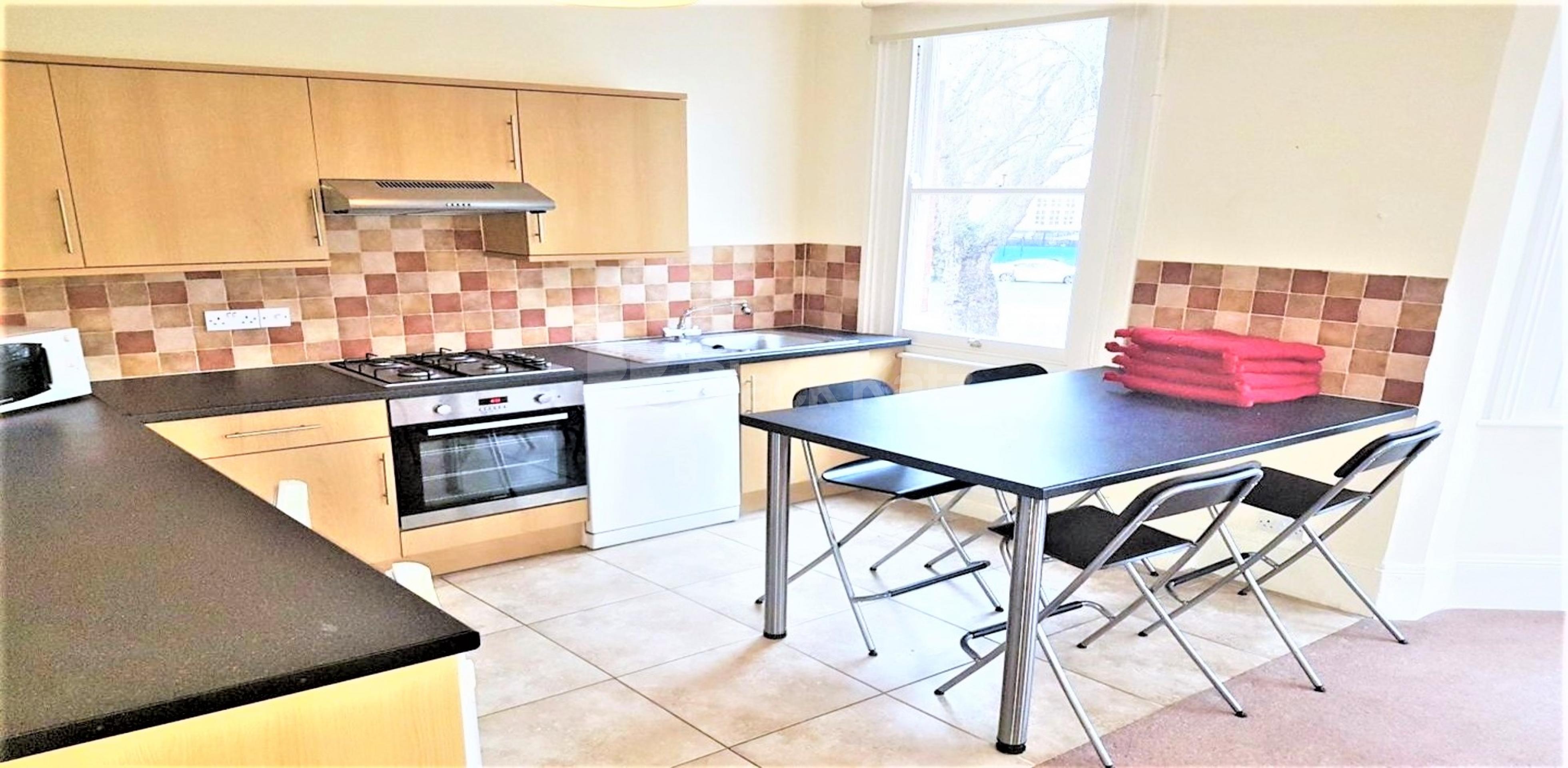 			1 Bedroom, 1 bath, 1 reception Flat			 Brook Green , Hammersmith W6
