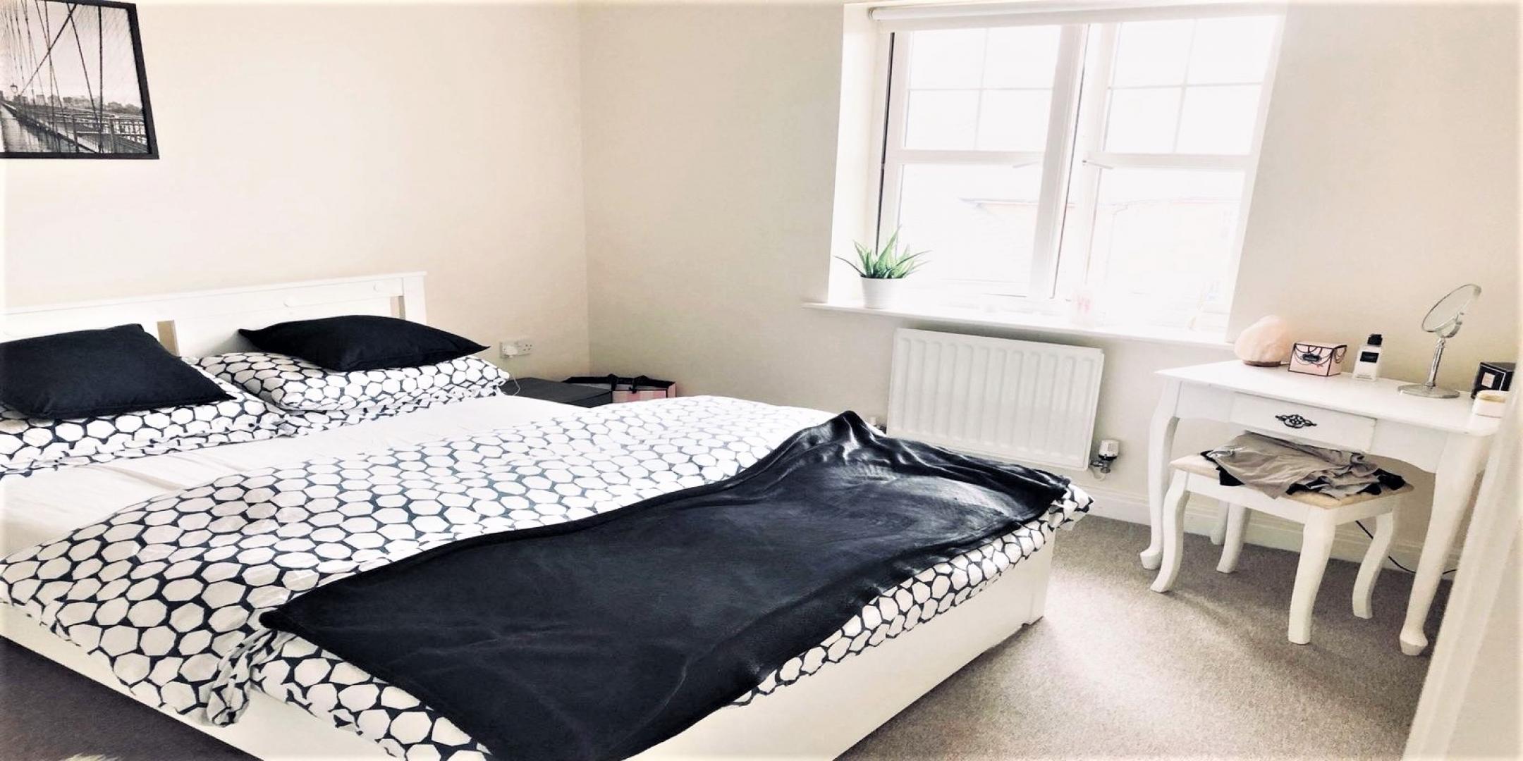 			NEW INSTRUCTION, 2 Bedroom, 1 bath, 1 reception Flat			 Shillingford Road, MILL HILL