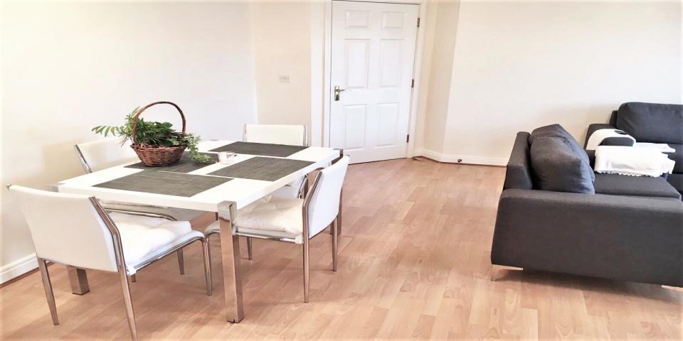 			NEW INSTRUCTION, 2 Bedroom, 1 bath, 1 reception Flat			 Shillingford Road, MILL HILL