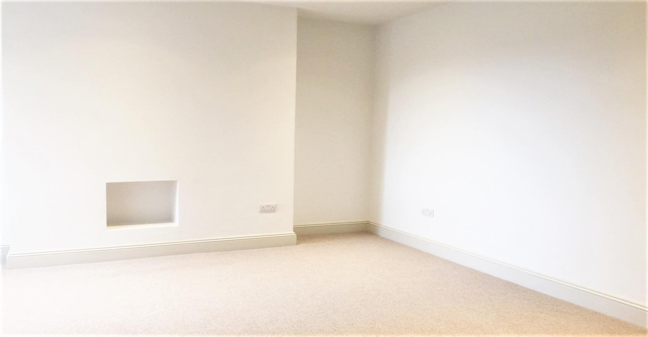 			RECENTLY REFURBISHED , 3 Bedroom, 1 bath, 1 reception Flat			 Castellain Road, MAIDA VALE