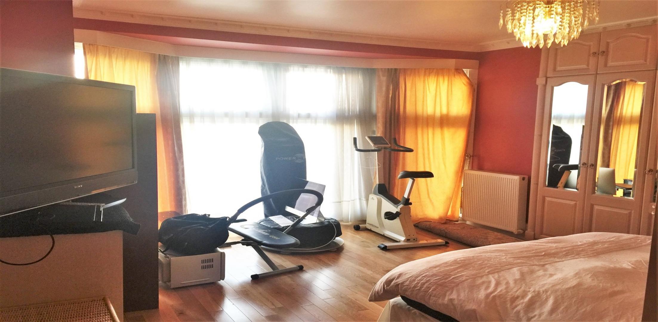 			NEW INSTRUCTION, 1 Bedroom, 1 bath, 1 reception Flat			 Broadhurst Gardens, WEST HAMPSTEAD