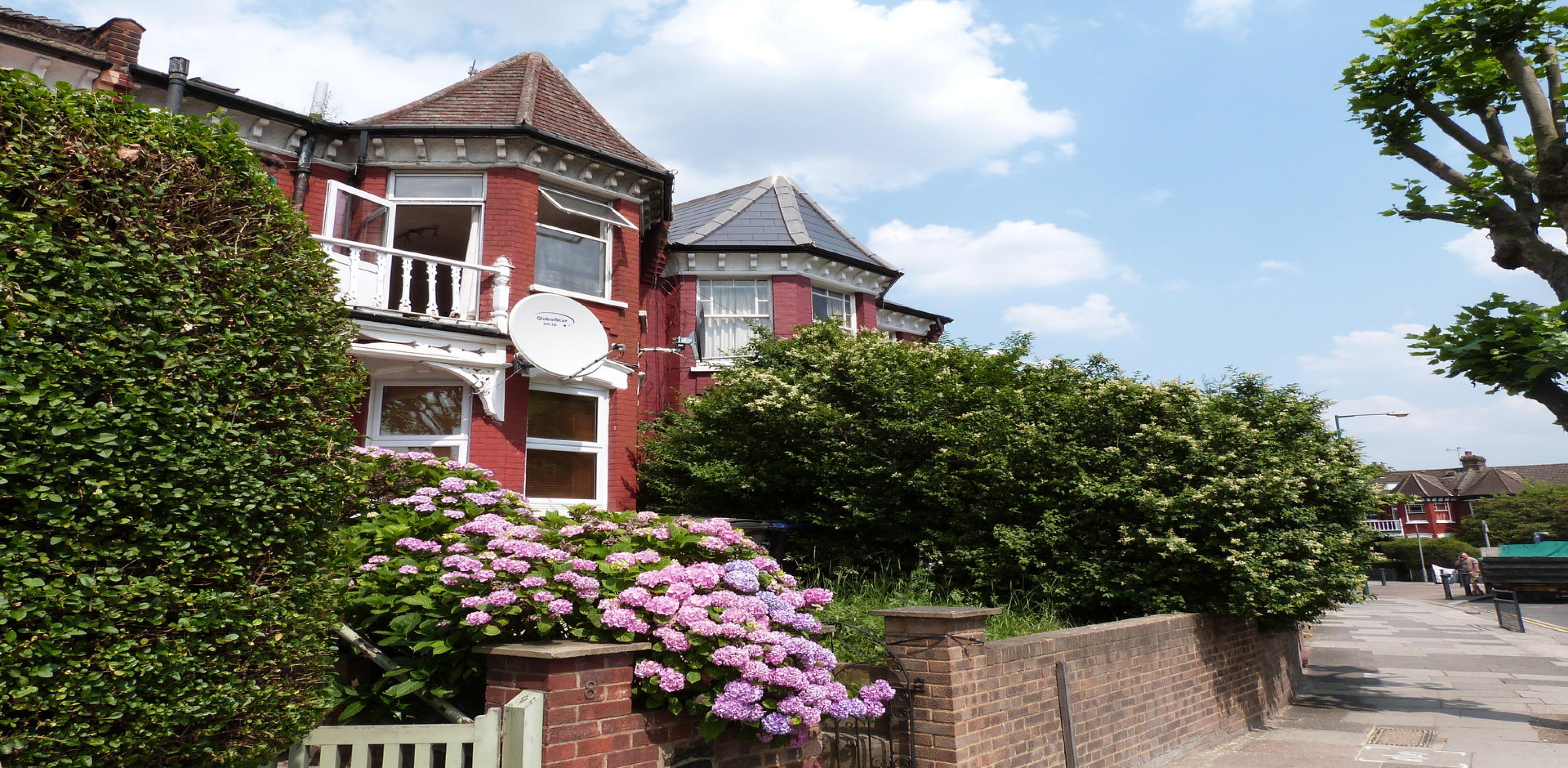 			2 Bedroom, 1 bath, 1 reception Flat			 Burnley Road, DOLLIS HILL NW10