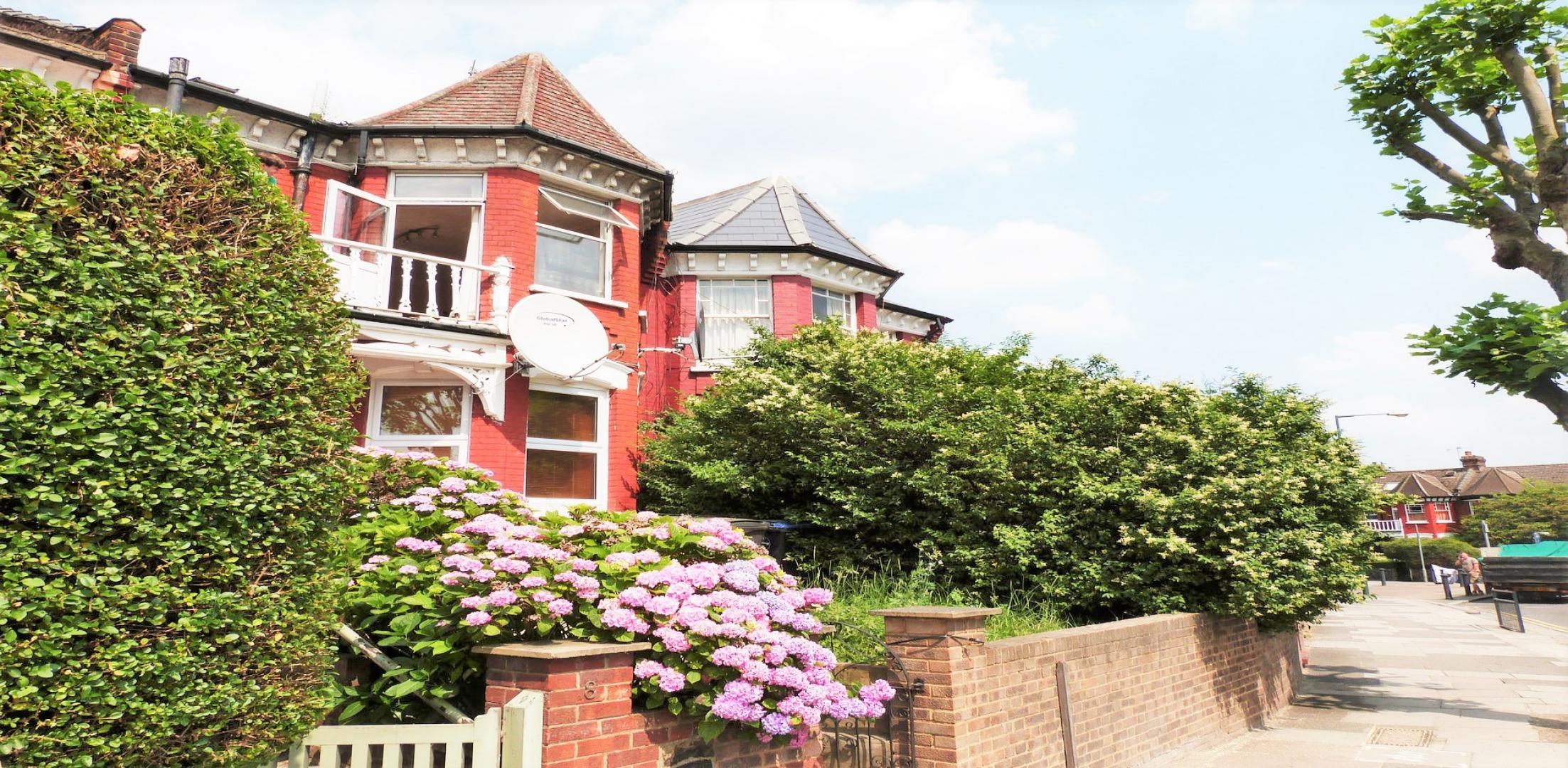 			2 Bedroom, 1 bath, 1 reception Flat			 Burnley Road, DOLLIS HILL