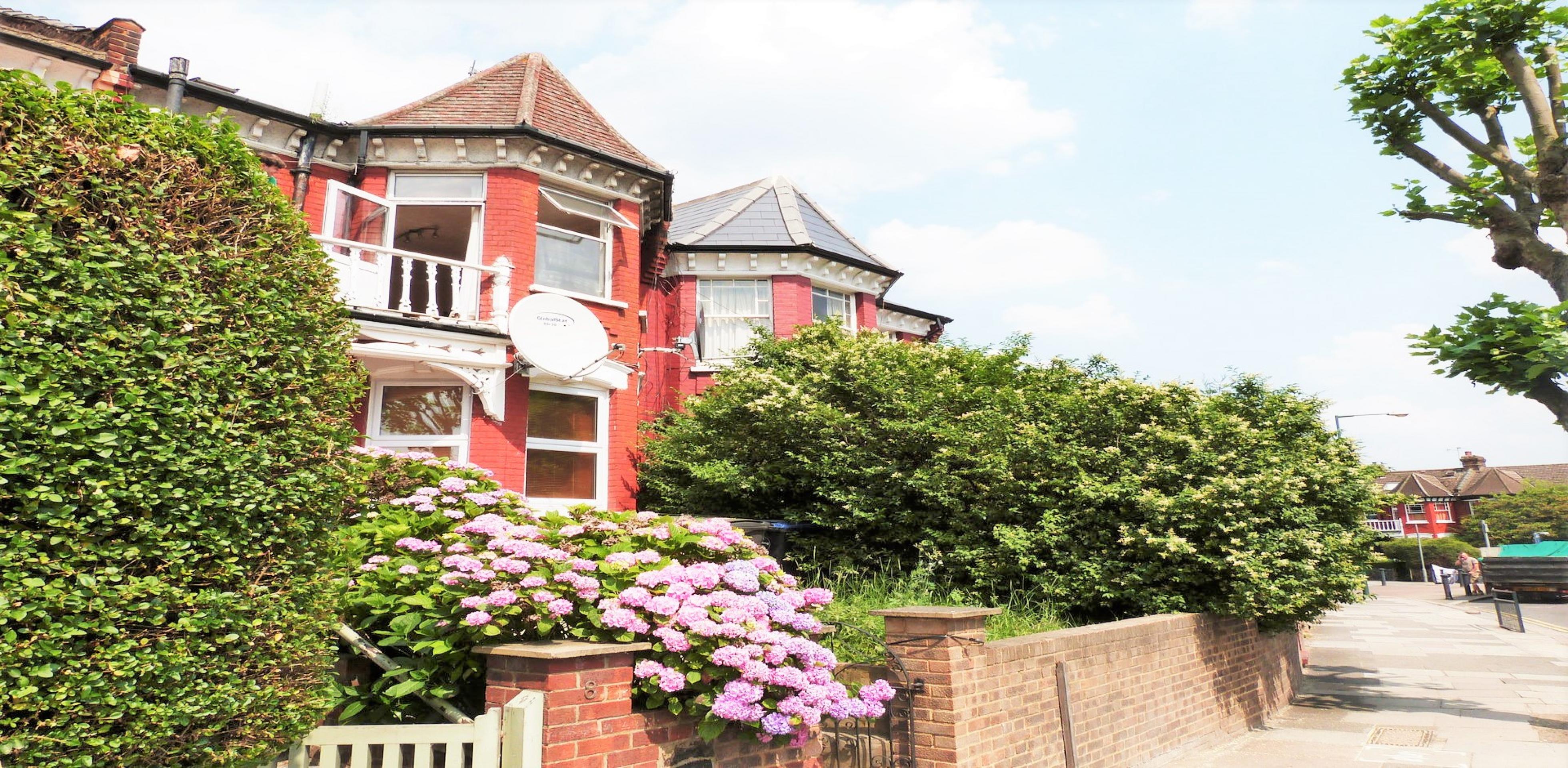 			2 Bedroom, 1 bath, 1 reception Flat			 Burnley Road, DOLLIS HILL NW10