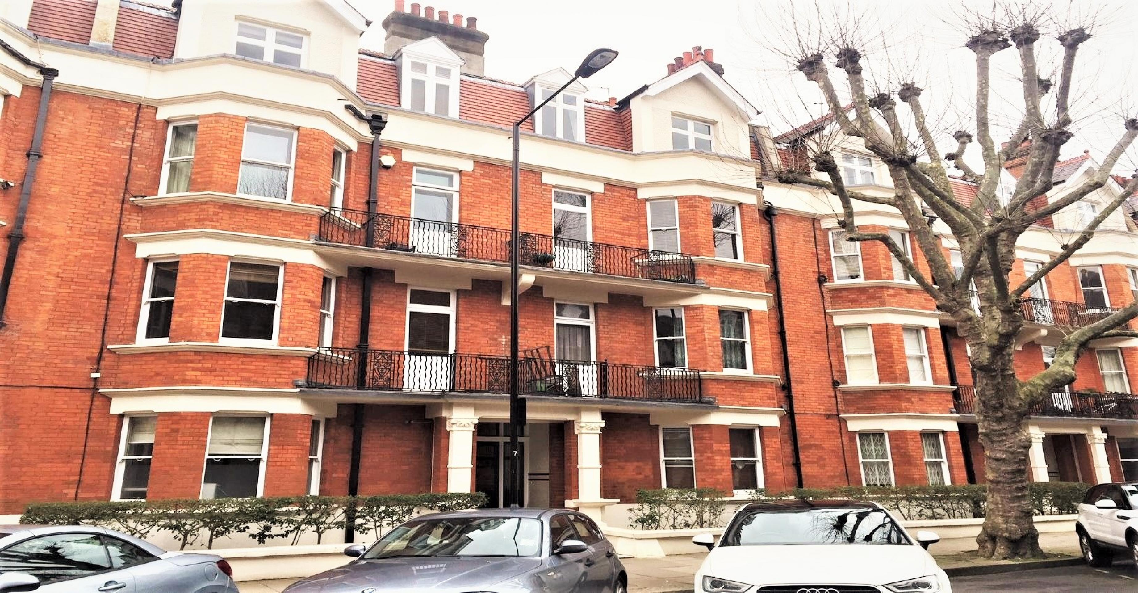 			RECENTLY REFURBISHED , 3 Bedroom, 1 bath, 1 reception Flat			 Castellain Road, MAIDA VALE W9
