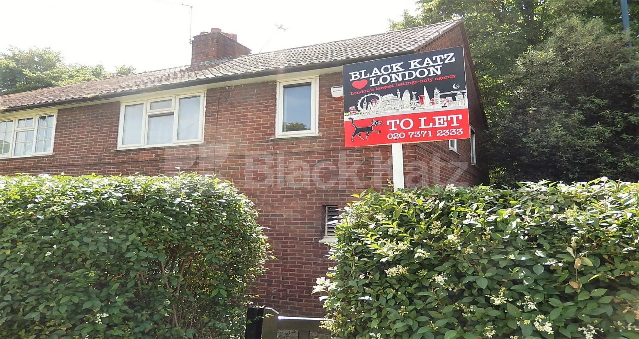 			NEW INSTRUCTION, 4 Bedroom, 1 bath, 1 reception House			 Westway, White City/Shepherds Bush