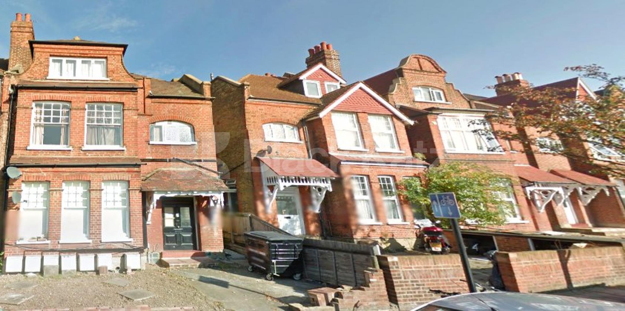 			Studio Apartment, 1 bath, 1 reception Studio			 Emanuel Avenue, Acton