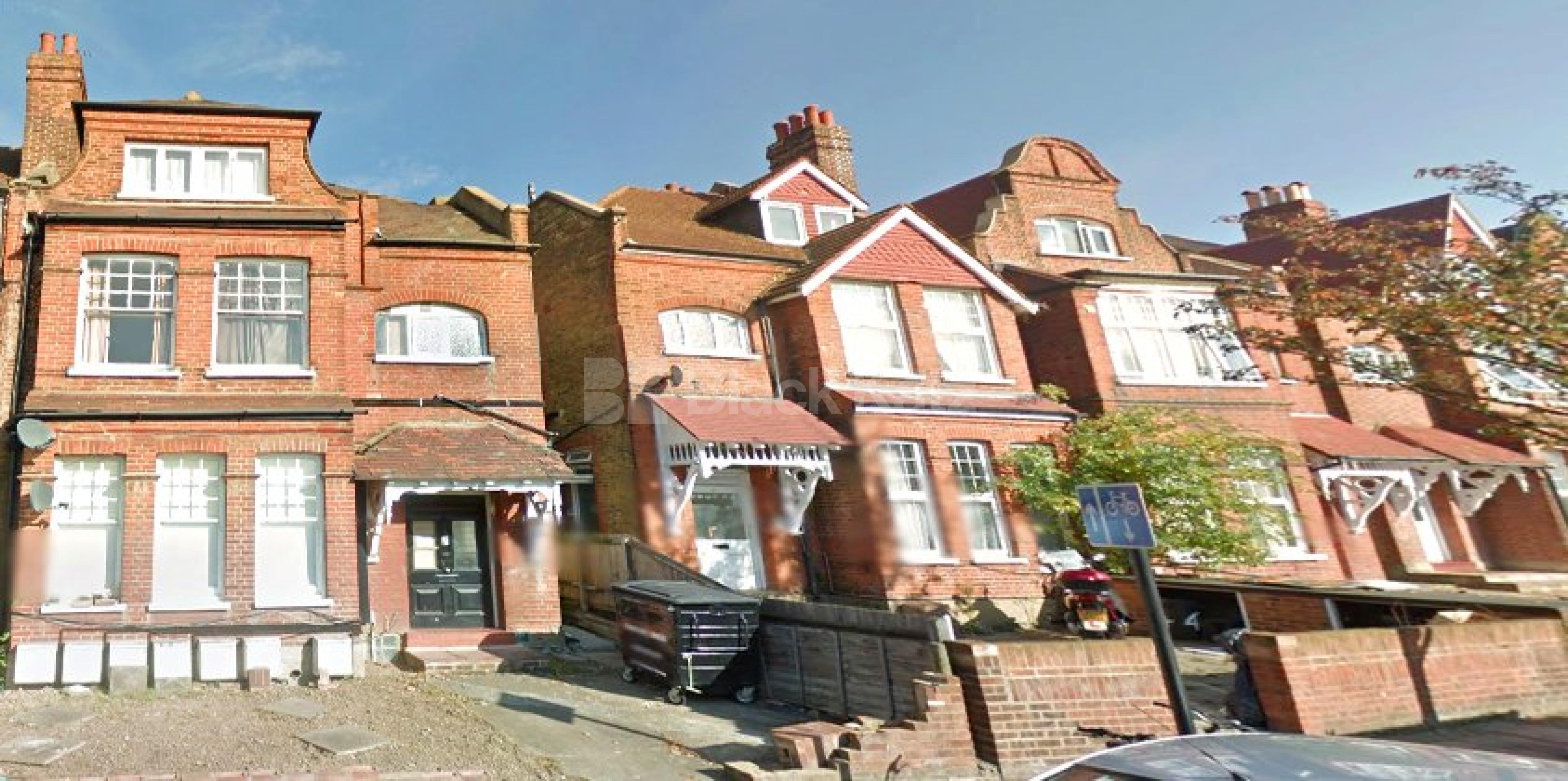 			Studio Apartment, 1 bath, 1 reception Studio			 Emanuel Avenue, Acton W3