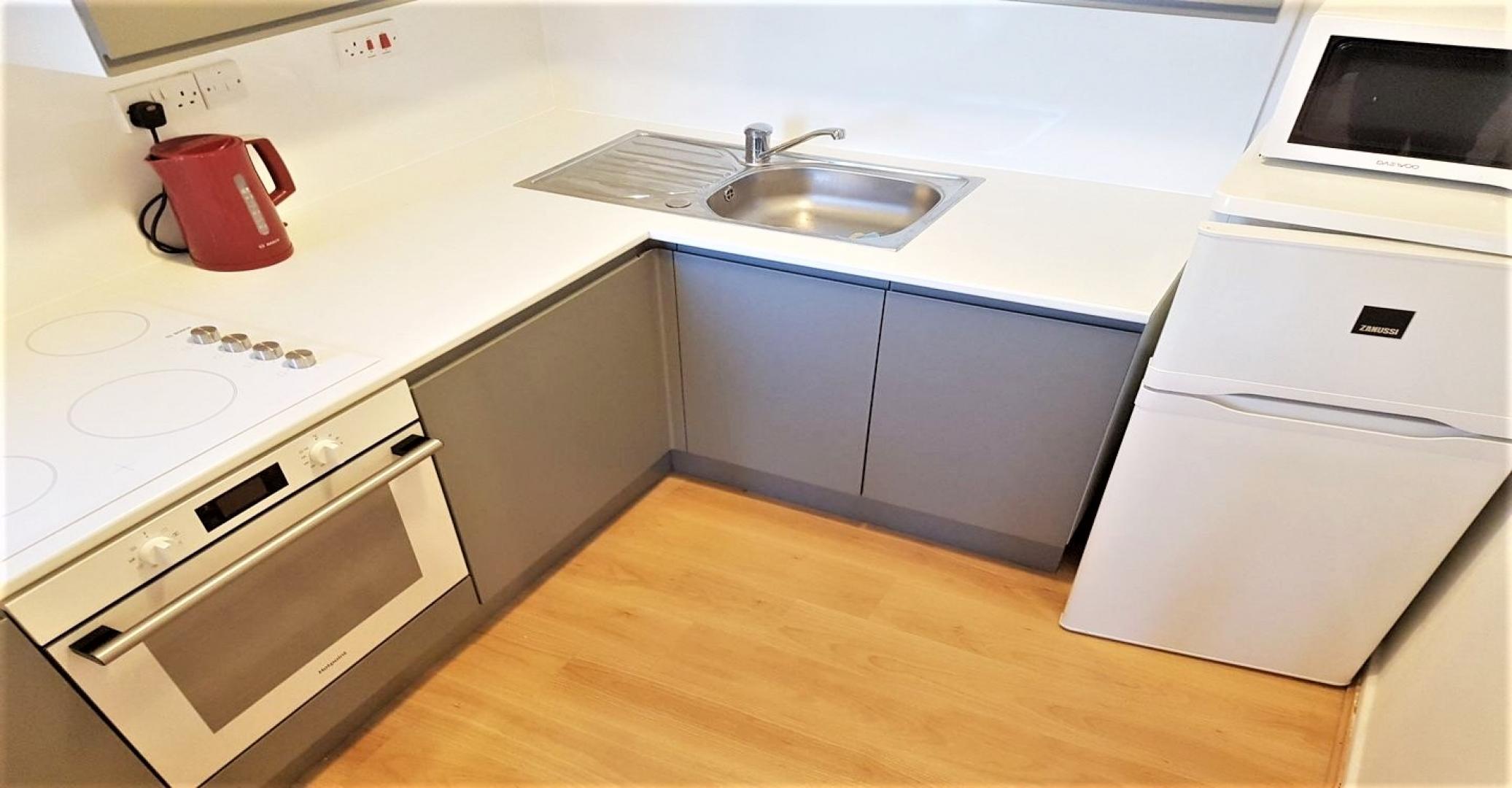 			LET, 1 Bedroom, 1 bath, 1 reception Apartment			 Woodvale Way, CRICKLEWOOD