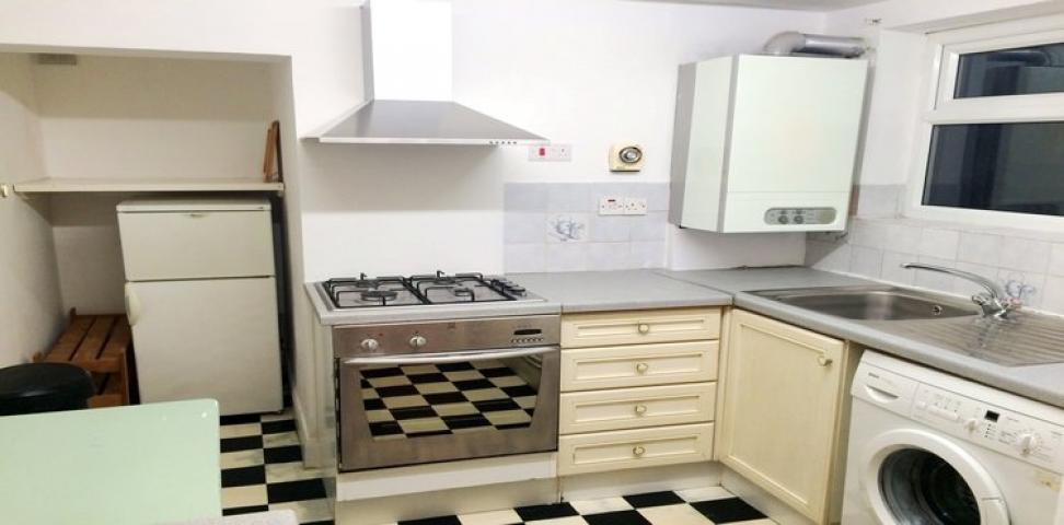 			NO ADMINISTRATION FEES, 1 Bedroom, 1 bath, 1 reception Flat			 Marylands Road, MAIDA VALE
