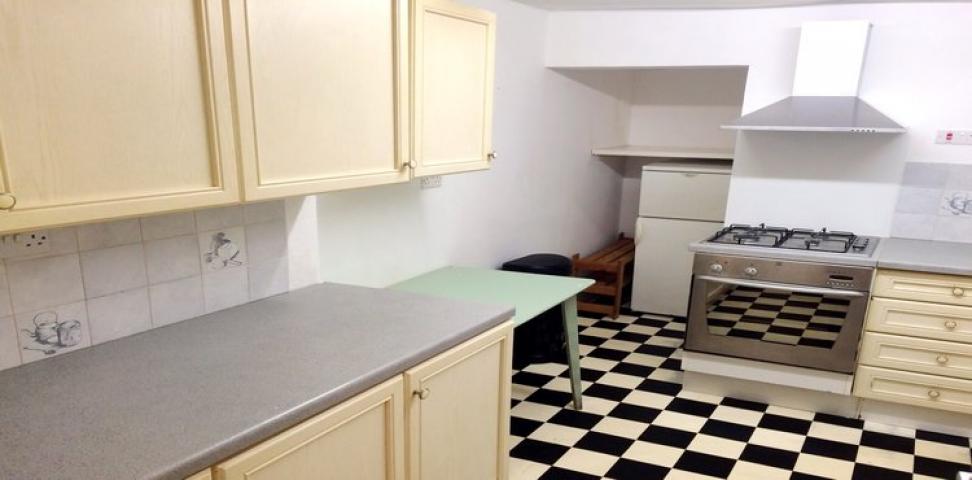 			1 Bedroom, 1 bath, 1 reception Flat			 Marylands Road, MAIDA VALE