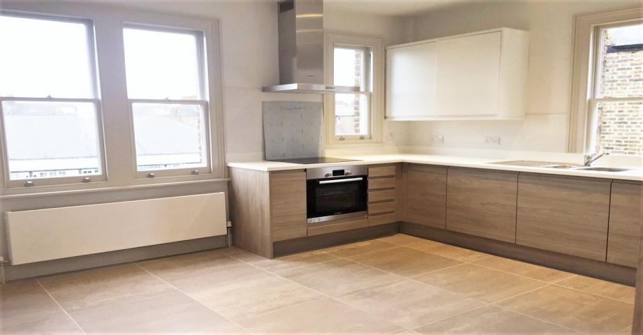 			RECENTLY REFURBISHED , 3 Bedroom, 1 bath, 1 reception Flat			 Castellain Road, MAIDA VALE