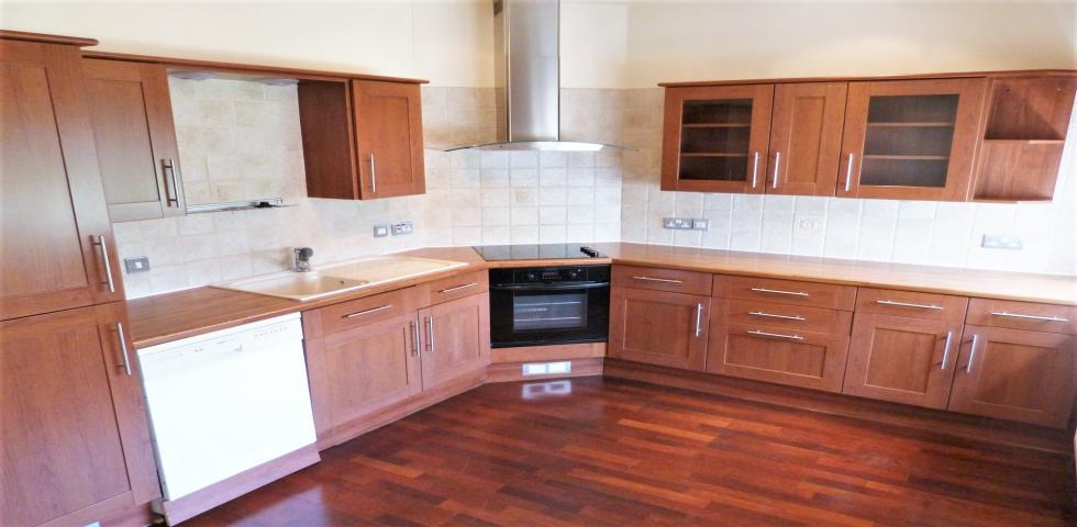 			STUNNING, 2 Bedroom, 1 bath, 1 reception Flat			 Park Drive, GOLDERS GREEN