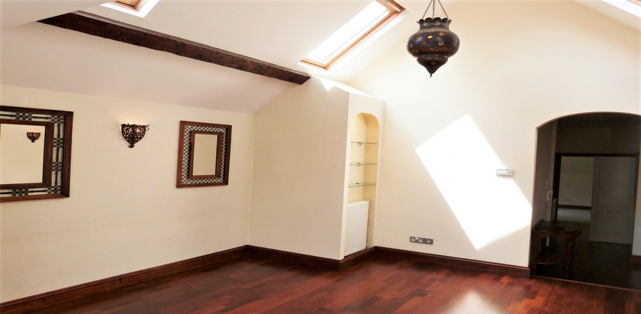 			STUNNING, 2 Bedroom, 1 bath, 1 reception Flat			 Park Drive, GOLDERS GREEN