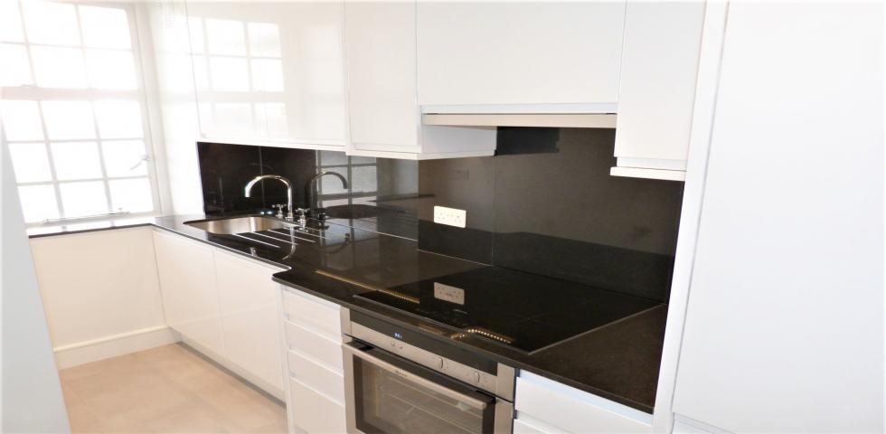 			2 Bedroom, 1 bath, 1 reception Flat			 Finchley Road, FINCHLEY ROAD/ WEST HAMPSTEAD