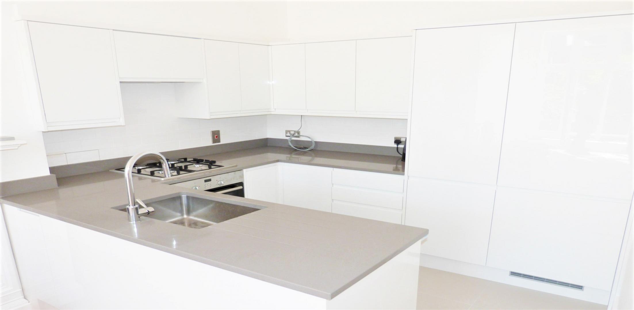 			2 Bedroom, 1 bath, 1 reception Flat			 Broadhurst Gardens, WEST HAMPSTEAD