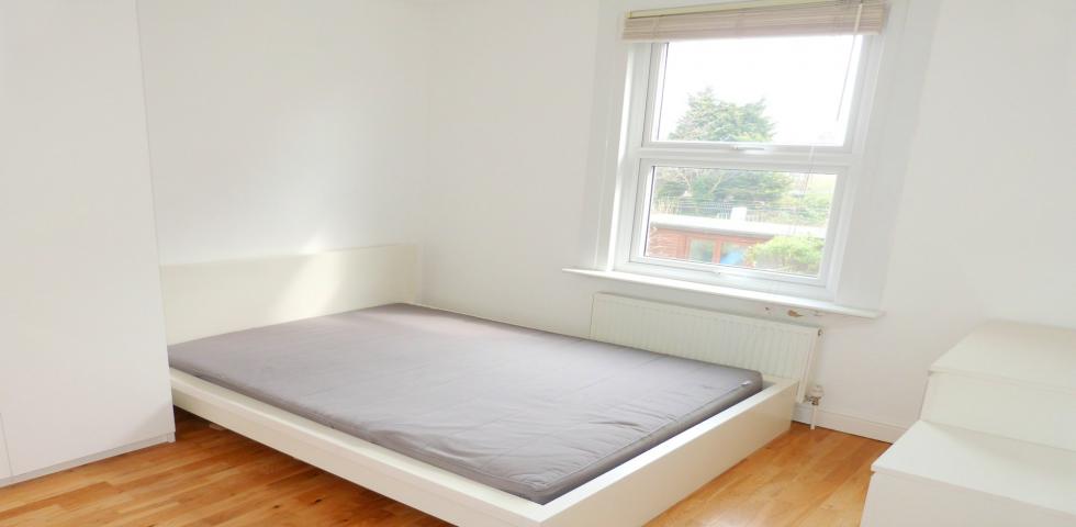 			NEW INSTRUCTION, 3 Bedroom, 1 bath, 1 reception Flat			 Mortimer Road, KENSAL GREEN 