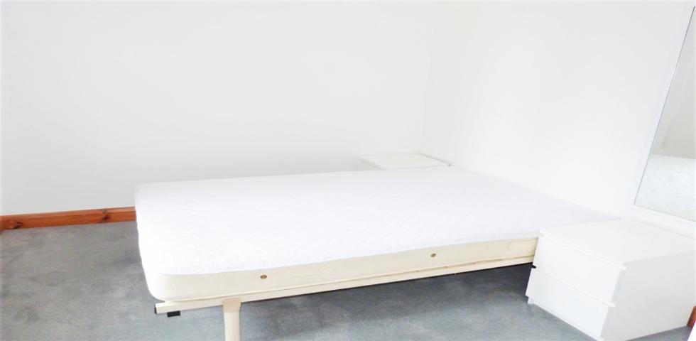 			NEW INSTRUCTION (Private Garden), 3 Bedroom, 1 bath, 1 reception Flat			 Grosvenor Gardens, WILLESDEN GREEN