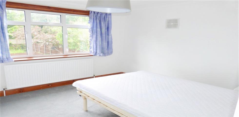 			NEW INSTRUCTION , 3 Bedroom, 1 bath, 1 reception Flat			 Grosvenor Gardens, WILLESDEN GREEN