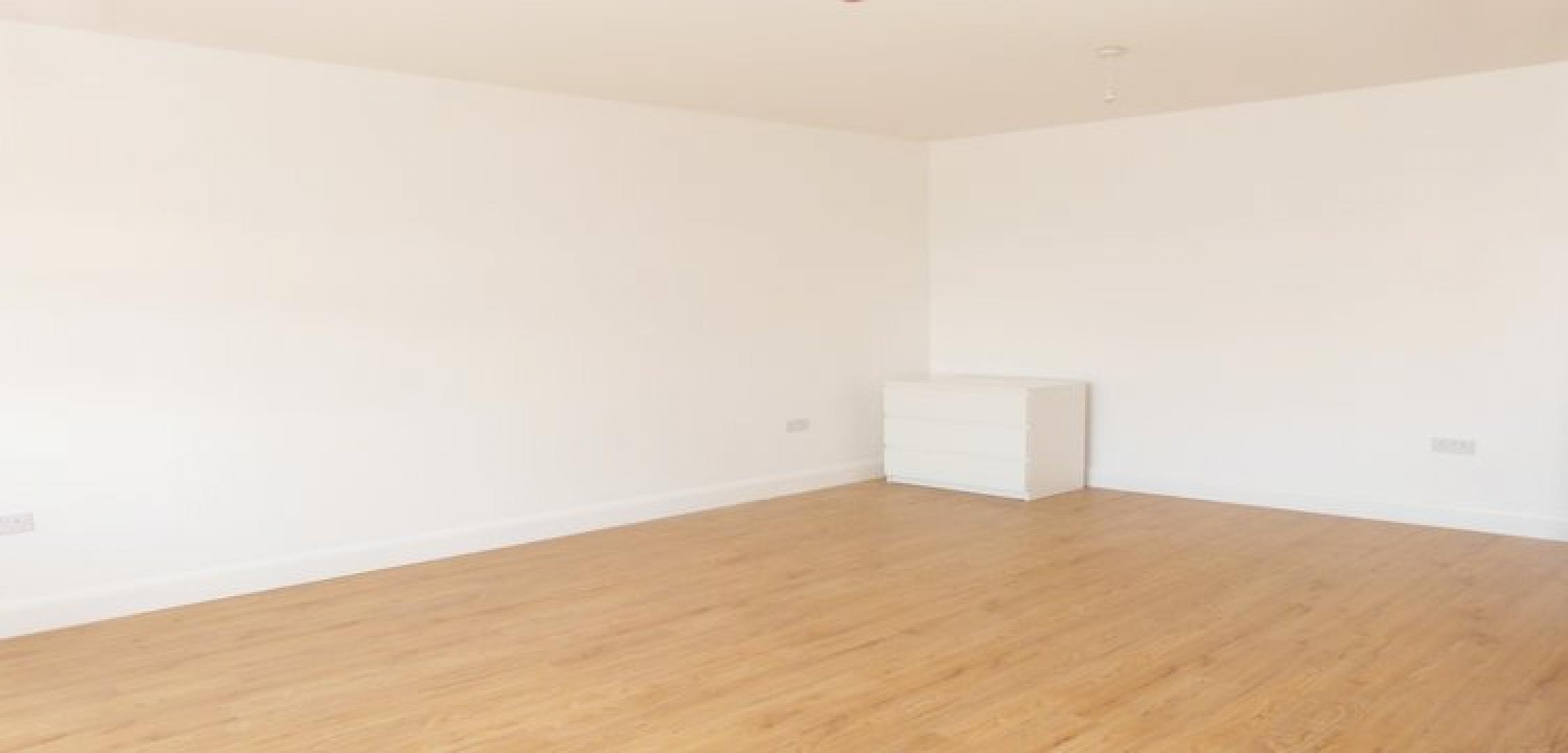 			***** NO TENANTS ADMINISTRATION FEES ******, Studio Apartment, 1 bath, 1 reception Flat			 Dudden Hill Lane, DOLLIS HILL
