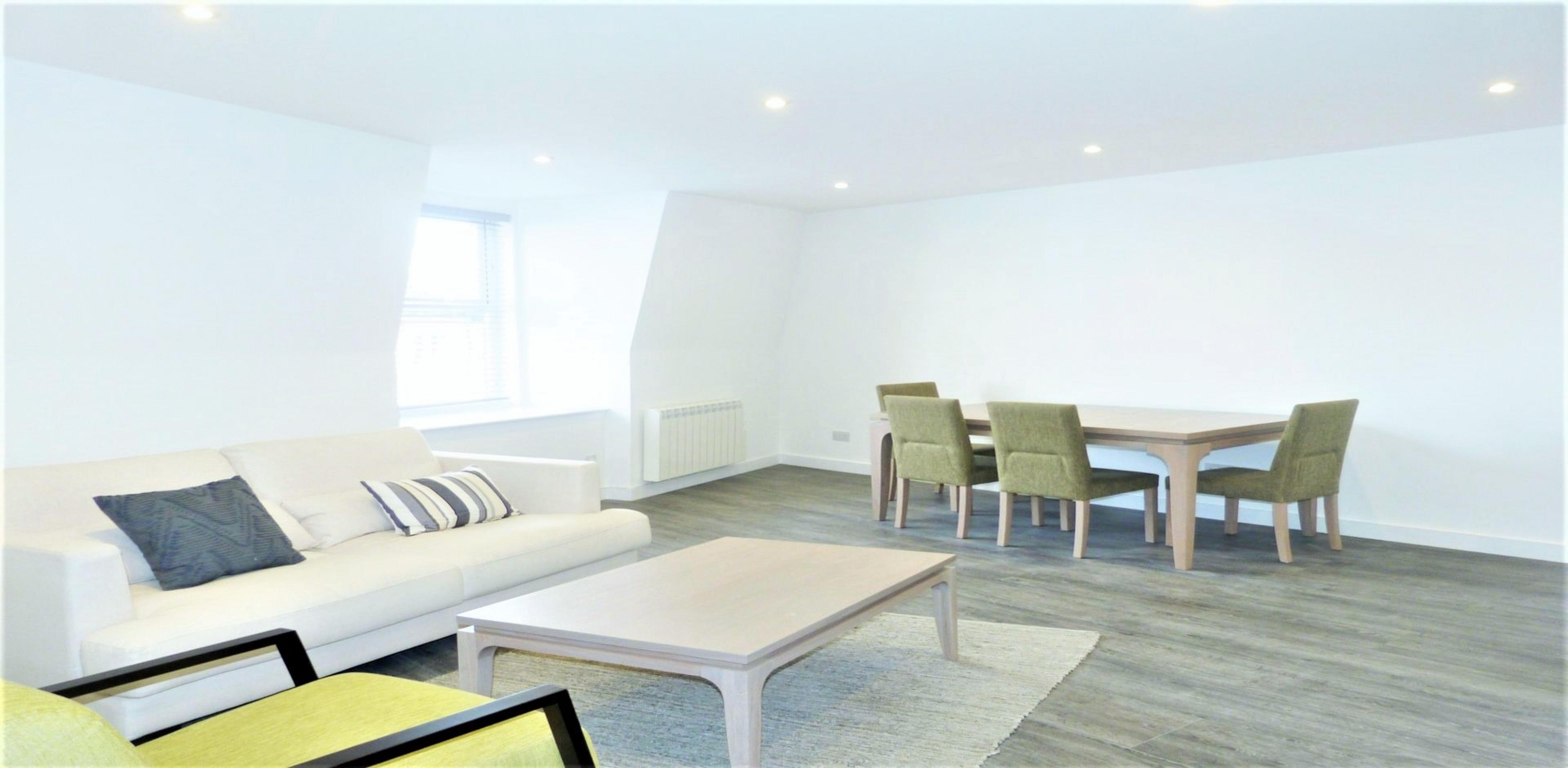 			NEW INSTRUCTION-NEWLY REFURBISHED , 2 Bedroom, 1 bath, 1 reception Flat			 Finchley Road, FINCHLEY ROAD / HAMPSTEAD NW3