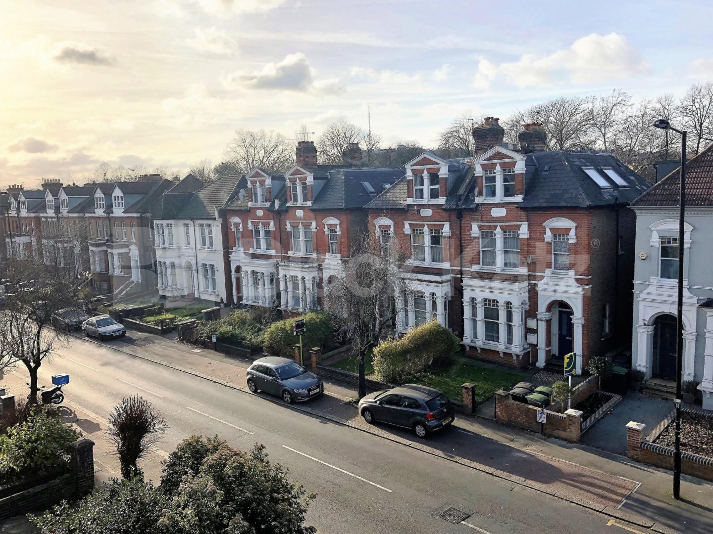 			Beautiful 1 bedroom flat, 1 Bedroom, 1 bath, 1 reception Apartment			 Park Avenue, Alexandra Palace