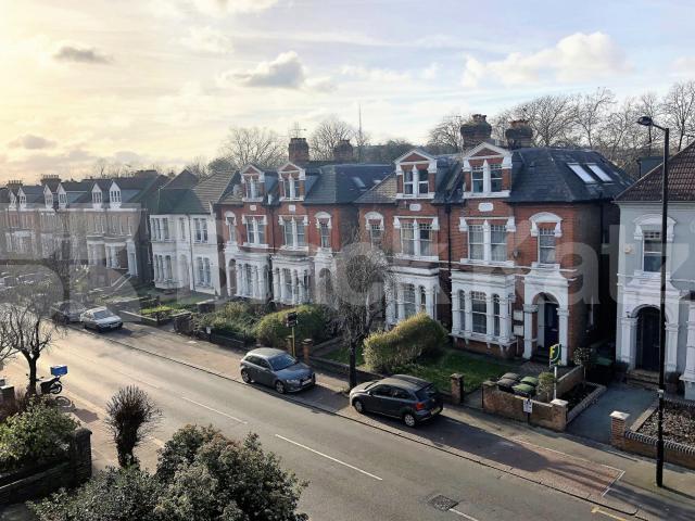 			Beautiful 1 bedroom flat, 1 Bedroom, 1 bath, 1 reception Apartment			 Park Avenue, Alexandra Palace