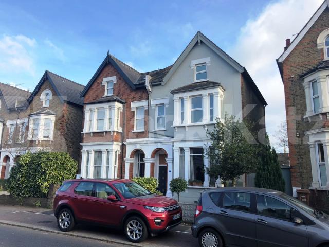 			Beautiful 1 bedroom flat, 1 Bedroom, 1 bath, 1 reception Apartment			 Park Avenue, Alexandra Palace