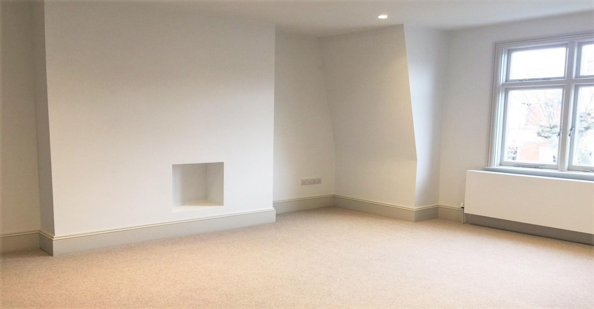 			RECENTLY REFURBISHED , 3 Bedroom, 1 bath, 1 reception Flat			 Castellain Road, MAIDA VALE