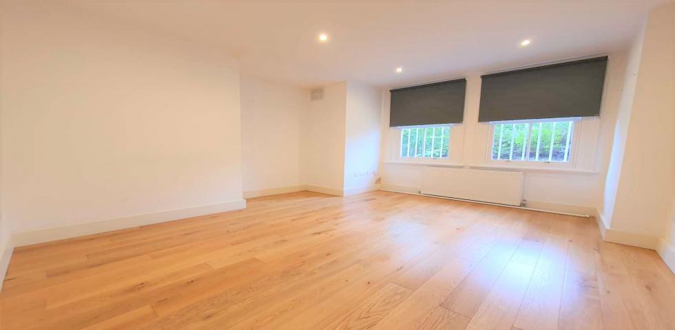 			2 Bedroom, 2 bath, 1 reception Flat			 Broadhurst Gardens, WEST HAMPSTEAD/FINCHLEY ROAD