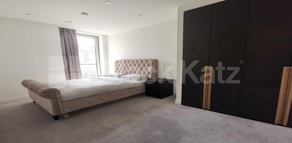 			UNDER OFFER , 1 Bedroom, 1 bath, 1 reception Apartment			 Southwark Bridge Road, Elephant and Castle