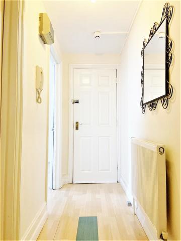 			1 Bedroom, 1 bath, 1 reception Apartment			 Edward Close, CRICKLEWOOD