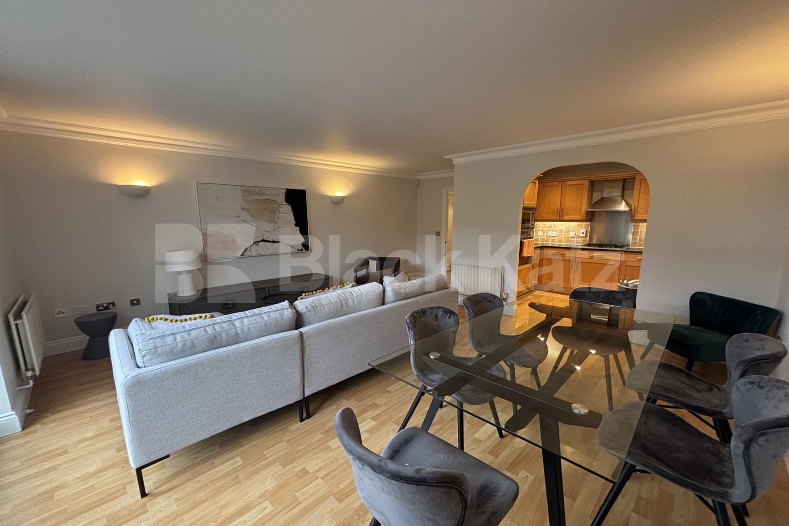 Stylish & contemporary with parking, private patio & inclusive of water rates  Russell Lodge, Spurgeon Street, London Bridge