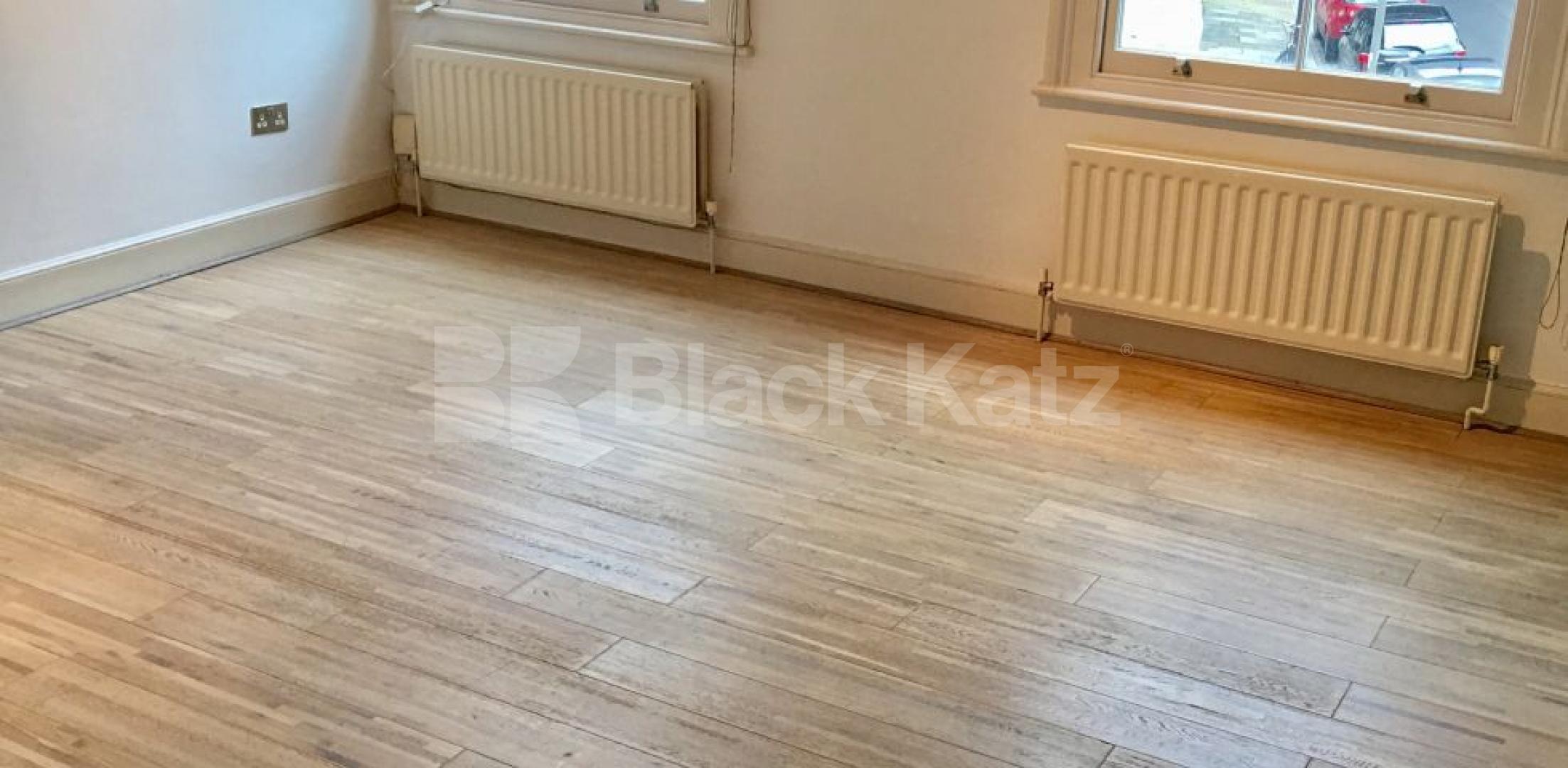 			UNDER OFFER , 2 Bedroom, 1 bath, 1 reception Flat			 Southolm Street, Battersea