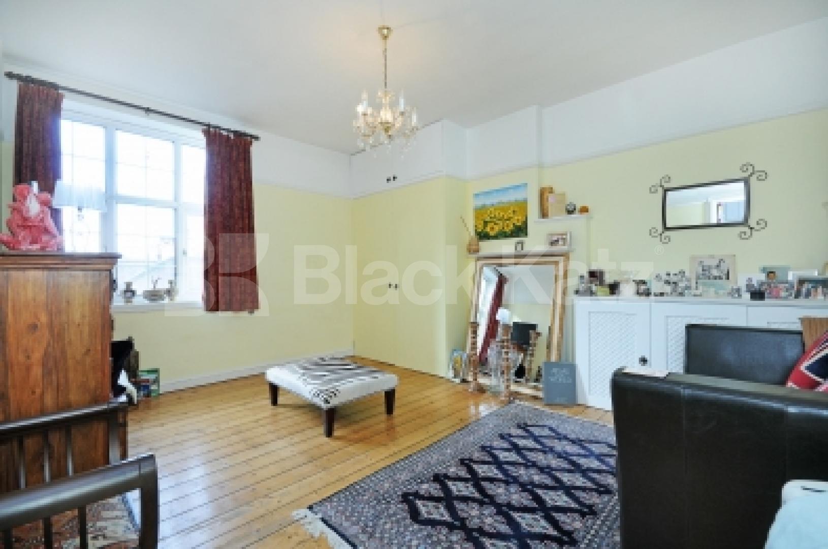 			NEW INSTRUCTION & MANAGED BY BLACK KATZ!, Studio Apartment, 1 bath, 1 reception Flat			 Sussex Gardens, EDGWARE ROAD-PADDINGTON