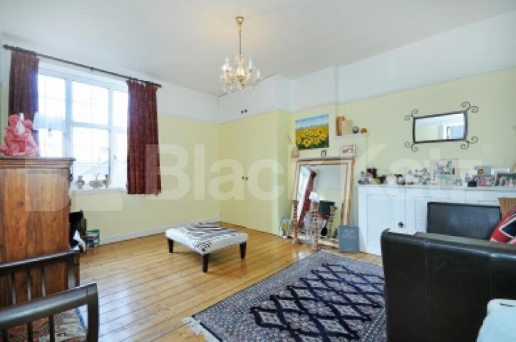 			NEW INSTRUCTION & MANAGED BY BLACK KATZ!, Studio Apartment, 1 bath, 1 reception Flat			 Sussex Gardens, EDGWARE ROAD-PADDINGTON