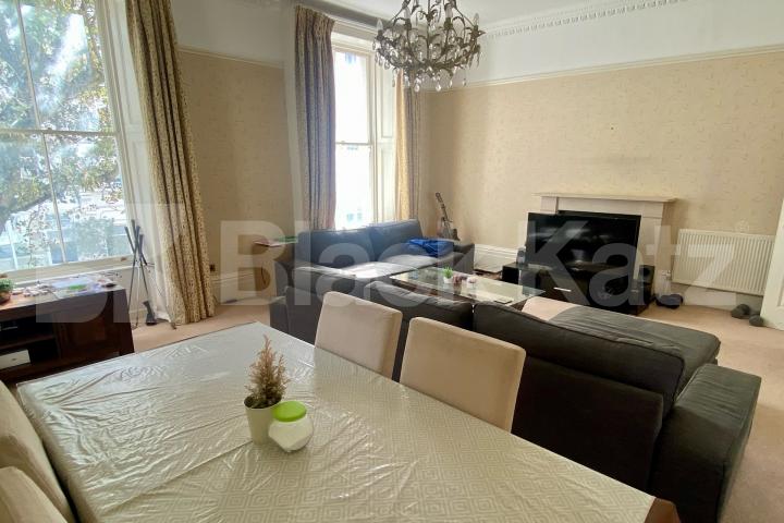 Large, bright and airy three bedroom, two bathroom flat Sussex Street, Pimlico / Victoria