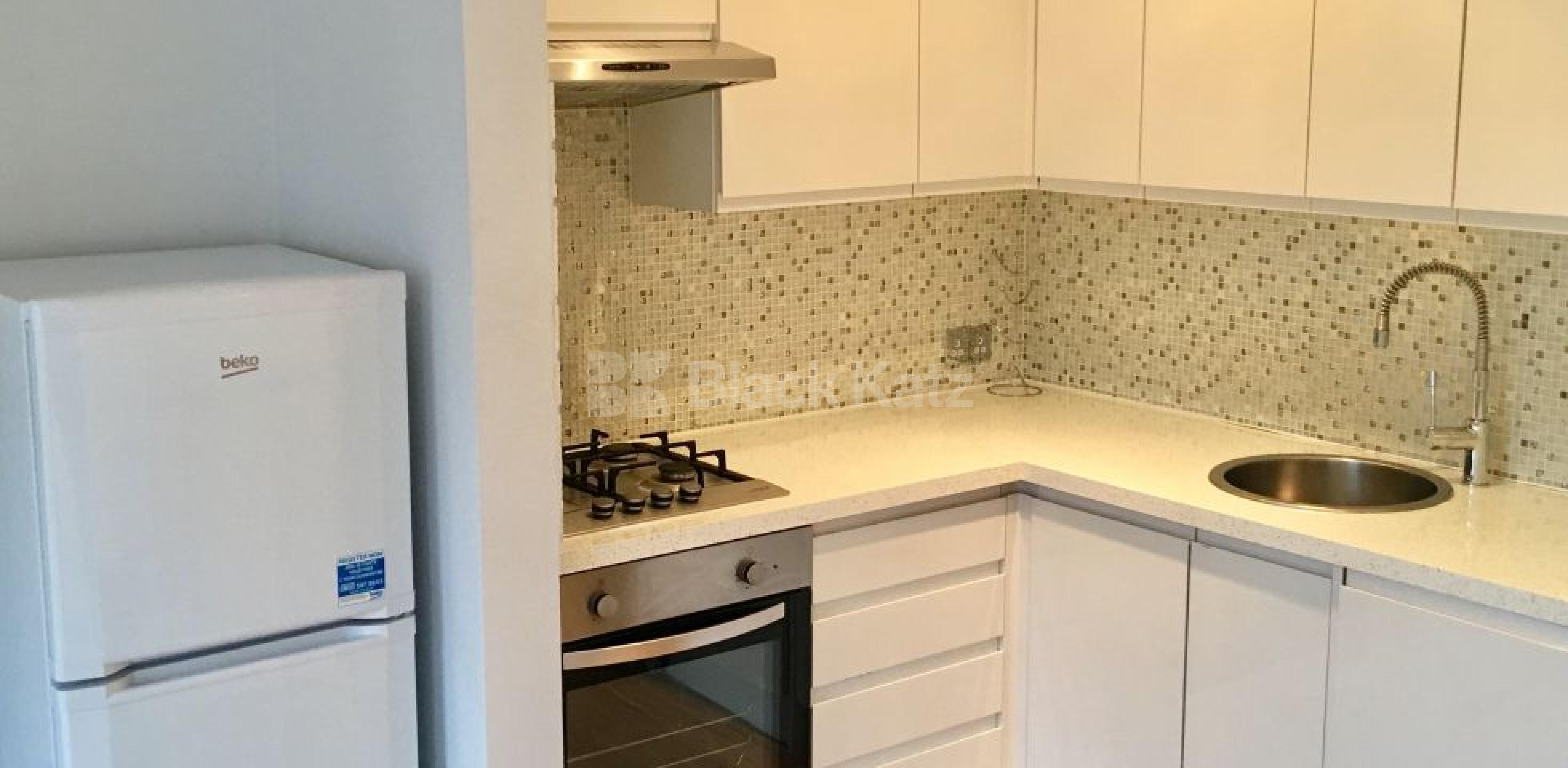 			UNDER OFFER , 2 Bedroom, 1 bath, 1 reception Flat			 Southolm Street, Battersea SW11