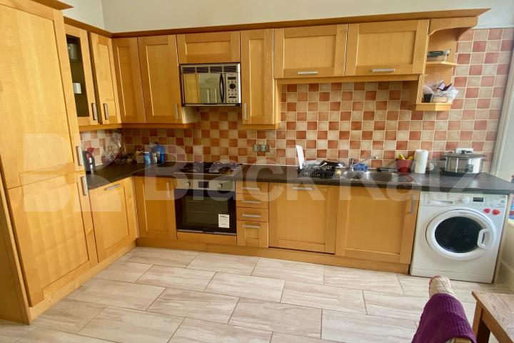 Large, bright and airy three bedroom, two bathroom flat Sussex Street, Pimlico / Victoria