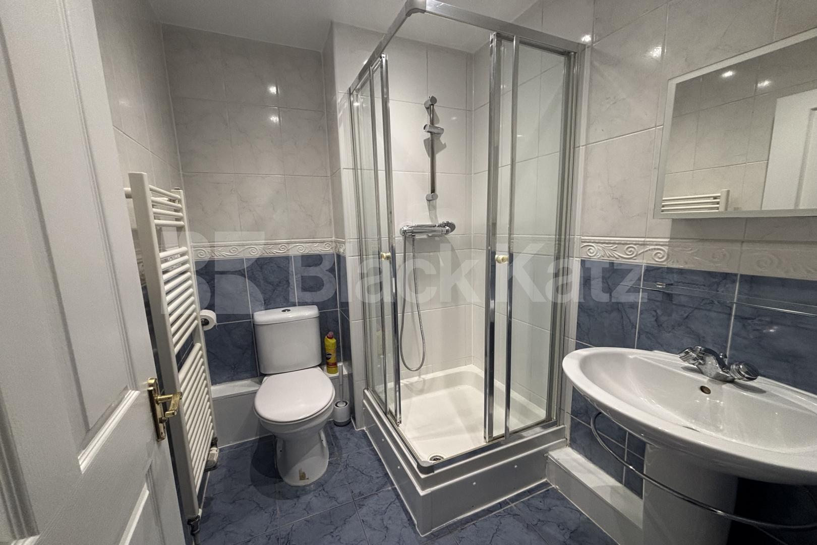 Stylish & contemporary with parking, private patio & inclusive of water rates  Russell Lodge, Spurgeon Street, London Bridge